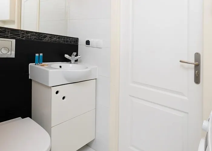 Lagiewnicka Urban By Bookinghost